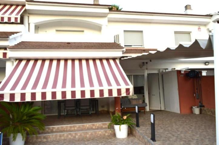 Adosada en venta en Segur de Calafell, Segur de dalt photo 0