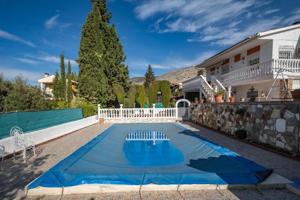 Chalet en venta en Alfacar, Parte alta photo 0