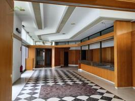 Local comercial en venta en Vilafranca del Penedès photo 0