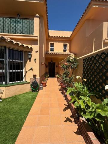 Casa en venta en Chiclana de la Frontera, El campito photo 0