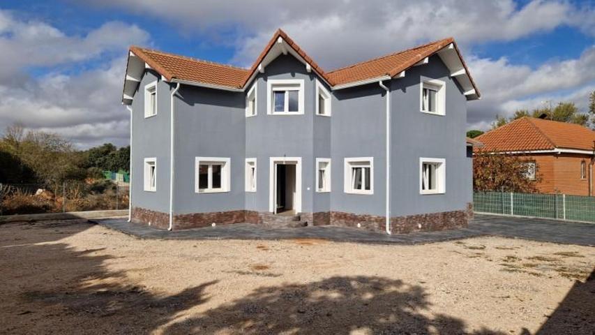 Chalet en venta en Pioz, Urb. las suertes photo 0