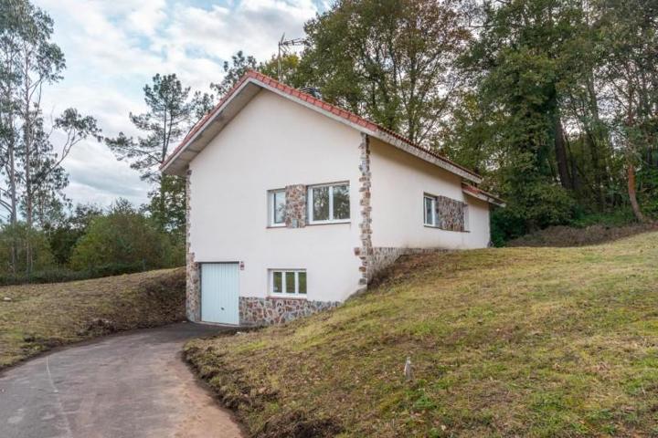 Chalet en venta en Siero, Pola de Siero photo 0