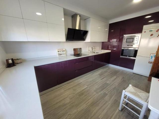 Adosada en venta en Santa Marta de Tormes, VALDELAGUA photo 0