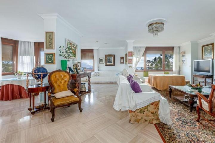 Piso en venta en Algeciras, Centro photo 0