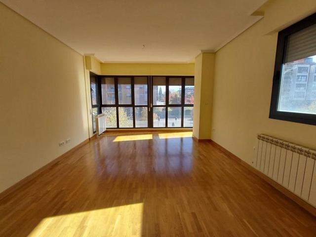 Piso en venta en Vitoria-Gasteiz, Vitoria-Gasteiz photo 0