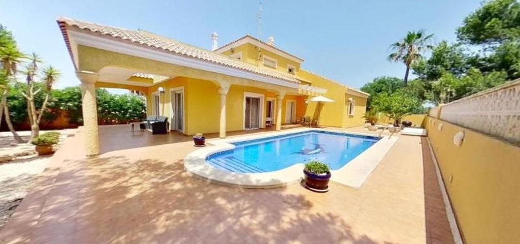 Chalet en venta en La Manga del Mar Menor, Urbanización Veneziola B, 1321, 30380 photo 0