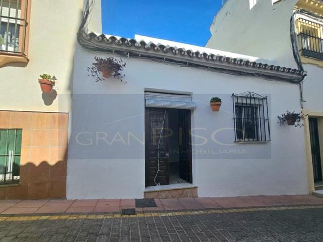 Casa en venta en Estepona photo 0