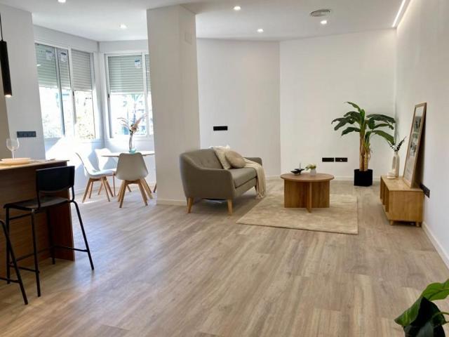 Piso en venta en Sevilla, Gran Plaza - Marqués de Pickman - Ciudad Jardín photo 0