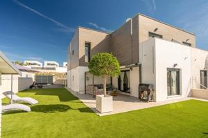 Bungalow en venta en San Antonio de Benagéber, Urbanizacion montsano photo 0