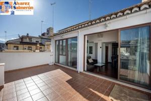 Piso en venta en Granada, Centro photo 0