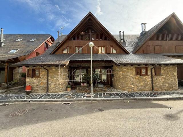 Casa en venta en Bossòst photo 0