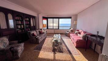 Apartamento en venta en Alicante, Mercado photo 0