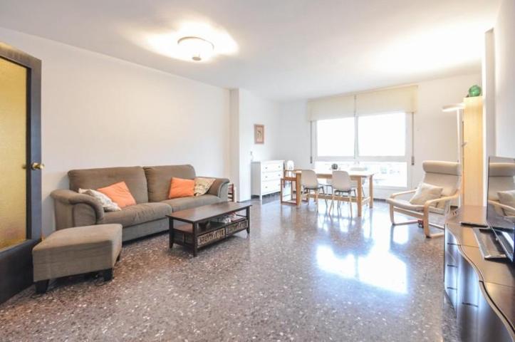Apartamento en venta en Barcelona, Fort Pienc photo 0