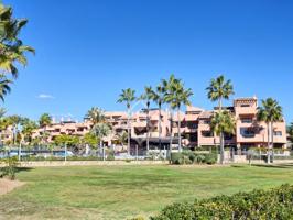 Apartamento en venta en Estepona photo 0