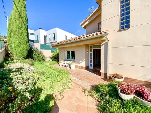 Chalet en venta en Teià, La molasa photo 0