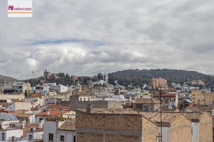 Piso en venta en Granada, Centro photo 0
