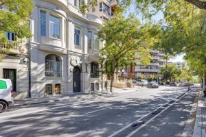 Edificio en venta en Barcelona, Sant Gervasi - Galvany photo 0