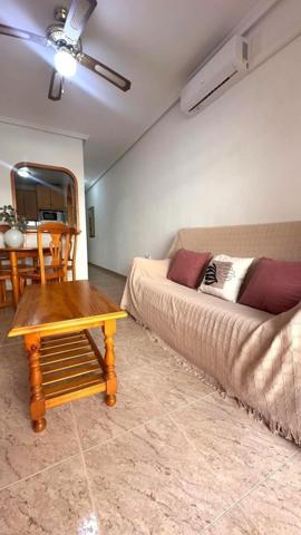Apartamento en venta en Torrevieja photo 0