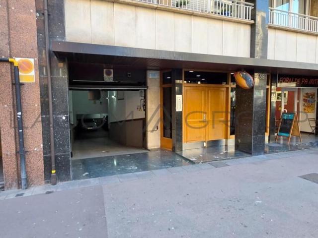 Garaje en alquiler en Barcelona photo 0