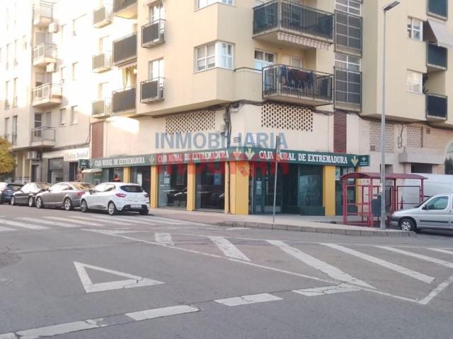 Local comercial en alquiler en Navalmoral de la Mata photo 0