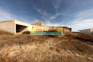 Casa con terreno en venta en Huércal-Overa photo 0