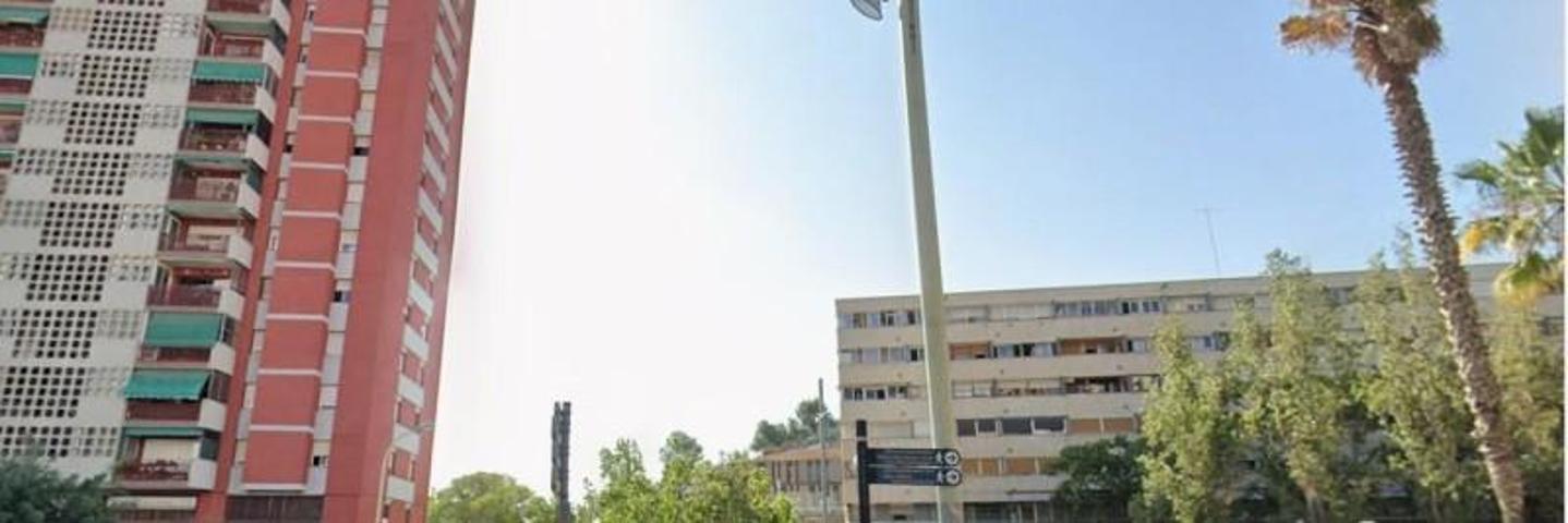 Piso en venta en Barcelona, Ciutat Meridiana photo 0