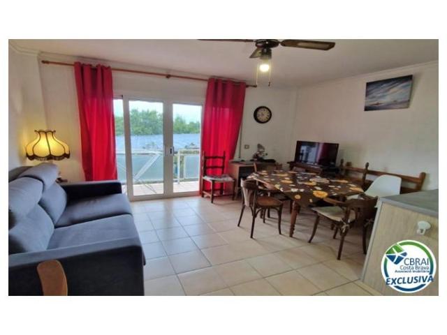 Piso en venta en Roses photo 0