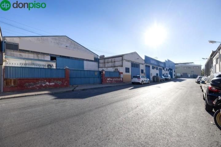 Nave industrial en venta en Atarfe, Vega de granada zona noroeste photo 0