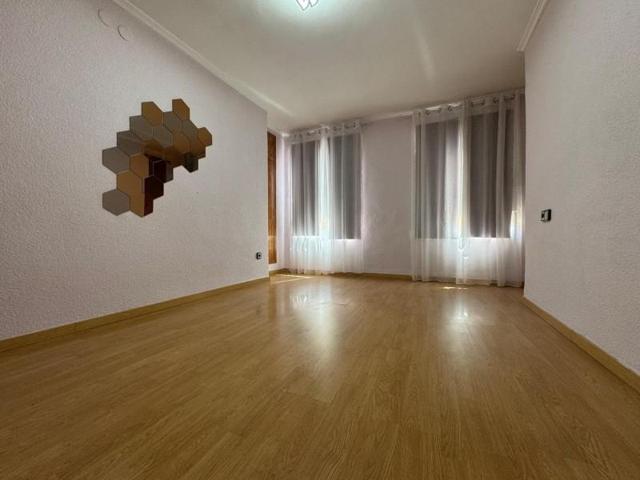 Piso en venta en Alicante, L'Alacantí photo 0