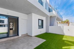 Apartamento en venta en San Miguel de Salinas, Comunidad valenciana photo 0
