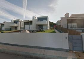 Chalet en venta en Carrascal de Barregas, Urb. santa barbara photo 0