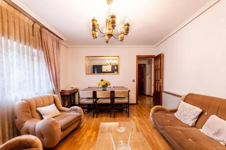 Piso en venta en Madrid, Moratalaz photo 0