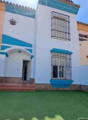 Chalet en venta en La Línea de la Concepción, El Zabal-Santa Margarita photo 0