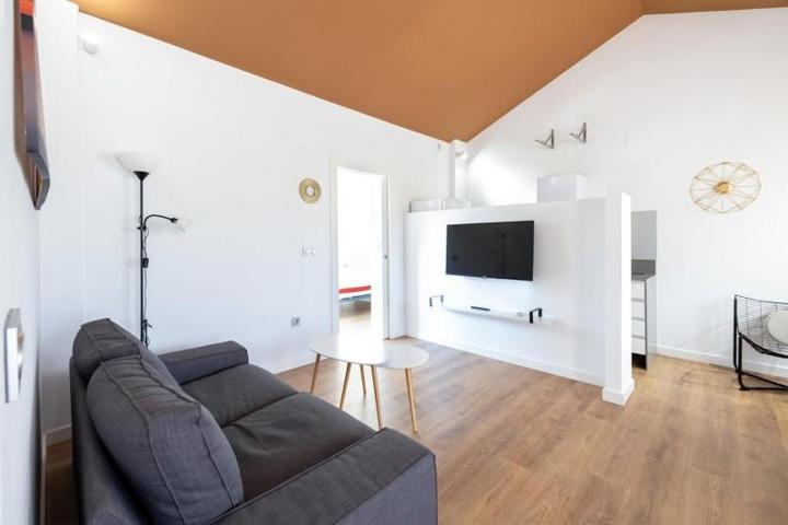 Edificio en venta en Zubia, Centro photo 0