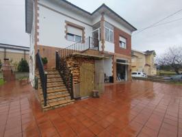 Chalet en venta en Santiurde de Toranzo, Cayon photo 0