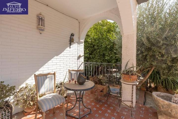 Chalet en venta en Zubia, Centro photo 0