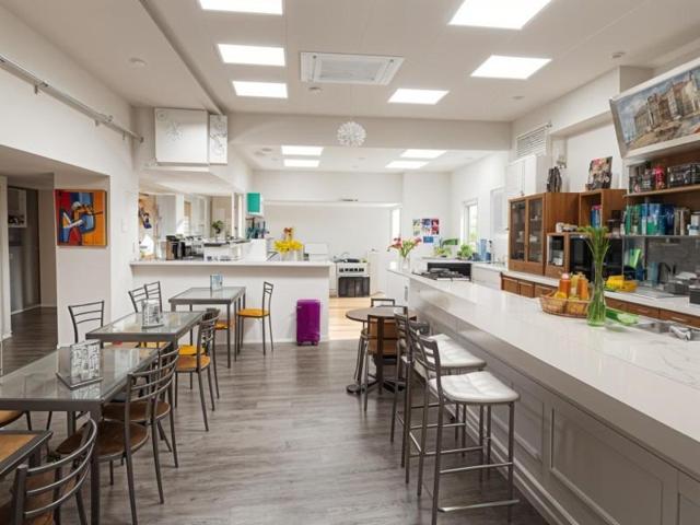 Local comercial en alquiler en Valencia, Rascanya photo 0