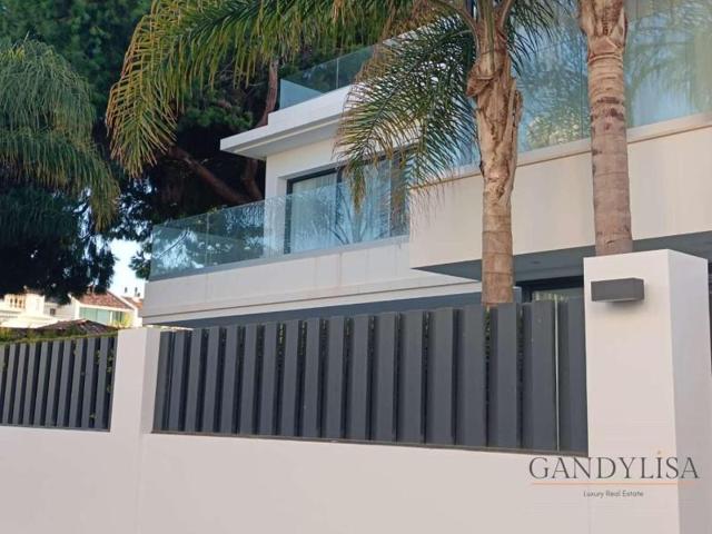 Chalet en venta en Marbella, Lomas de Marbella Club-Puente Romano photo 0