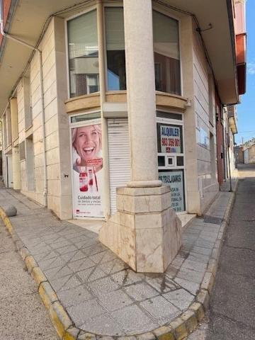 Local comercial en alquiler en Cistérniga, Valladolid photo 0