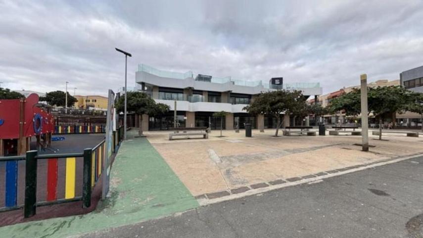 Local comercial en alquiler en Telde photo 0