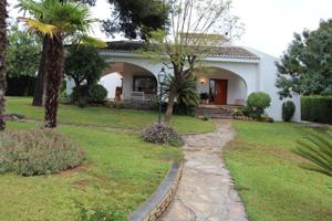 Chalet en alquiler en Torrent, El Vedat photo 0