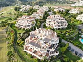 Duplex en alquiler en Benahavís, Los Capanes del Golf photo 0