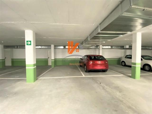 Garaje en venta en Santiago de Compostela photo 0