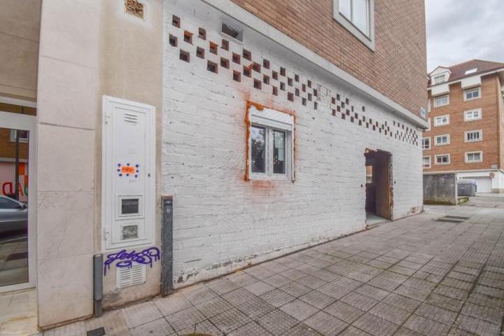 Local comercial en venta en Cambre, *-La Barcala photo 0