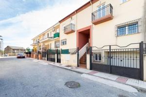 Adosada en venta en Fuente Vaqueros, Vega de granada zona noroeste photo 0