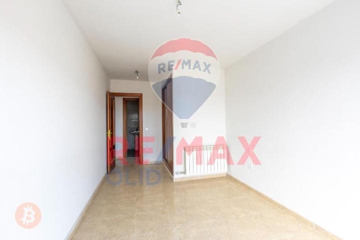 Piso en venta en Santovenia de Pisuerga, Castilla y leon photo 0