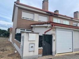 Adosada en venta en Boecillo, Boecillo photo 0