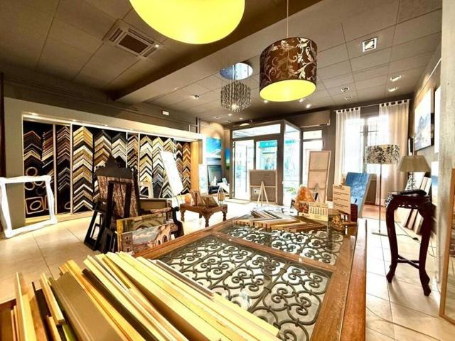 Local comercial en venta en Figueres, Centre photo 0