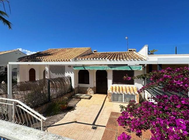 Casa en venta en Orihuela Costa, Lomas de Cabo Roig photo 0