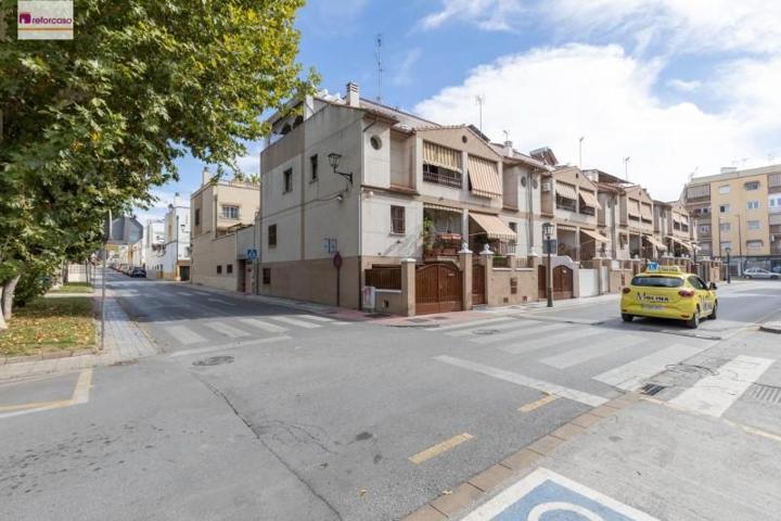 Adosada en venta en Maracena, Zona metropolitana photo 0